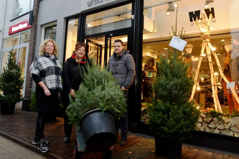 2016 12 09 kerstbomen voor ondernemers patricia susanne en rob 9 12