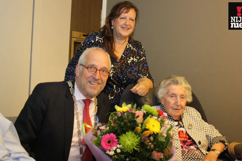 2016 12 21 van loozen 100 jaar 1