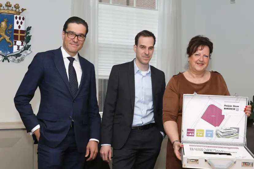 2017 03 17 pleijsier loozen metkoffer voorkant