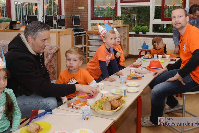 2017 04 21 koningsdagontbijt 2017 rootselaarschool