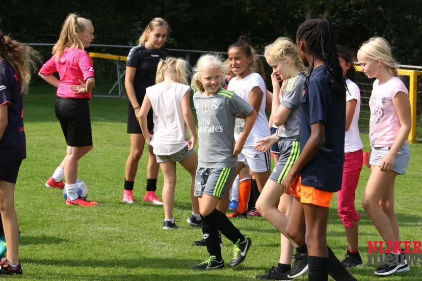 2017 08 23 meidenvoetbal sparta 003