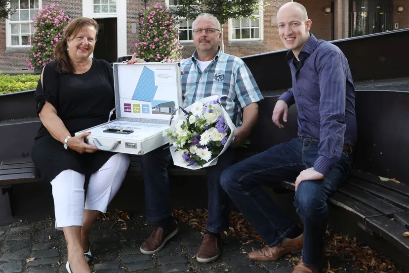 2017 08 25 ondertekening bedrijfskavel