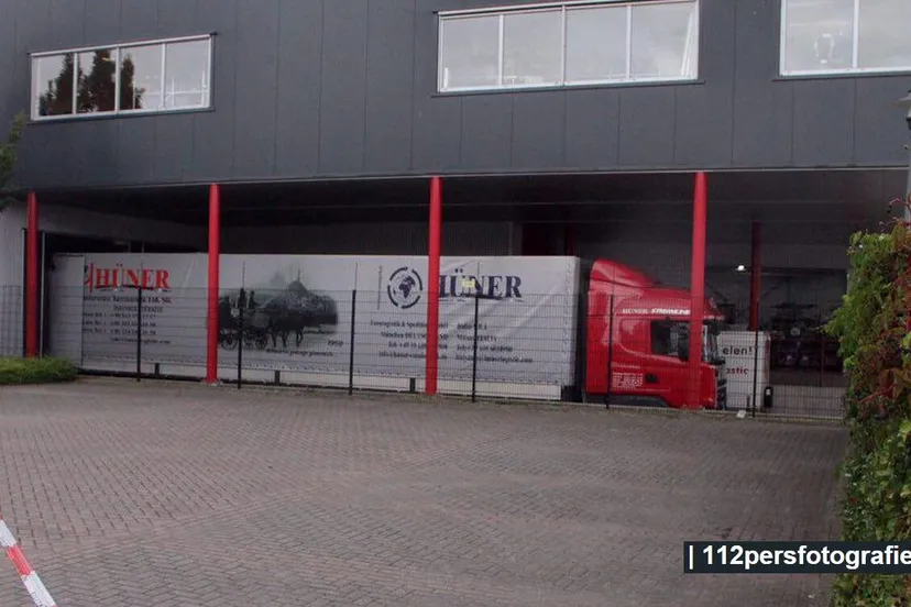 2017 09 06 hoevelaen lijk in vrachtwagen 1