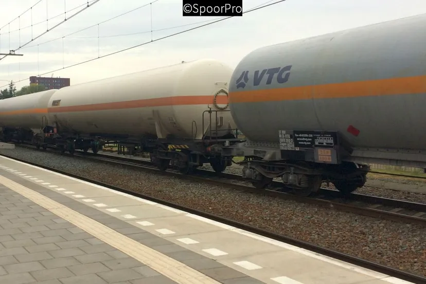 2017 11 22 chlor een goederentrein met gevaarlijke stoffen op treinstation tilburg centraal