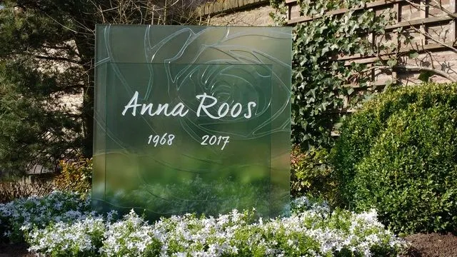 2018 02 23 anna glazen gedenkteken