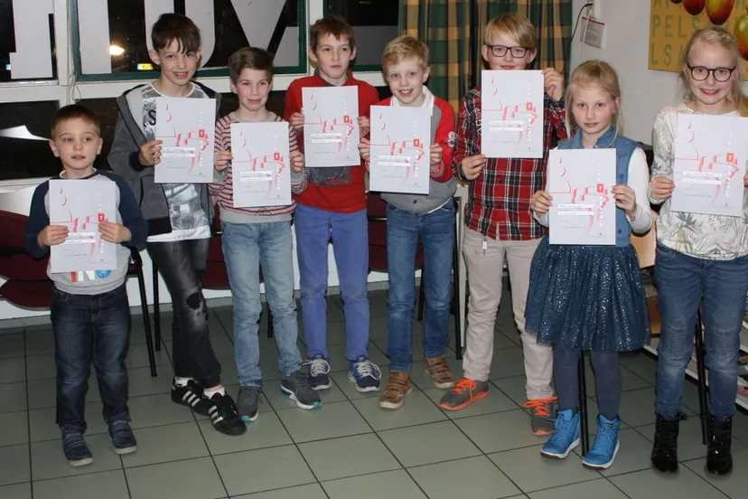 2018 03 10 schakers geslaagd vlnr michael tigo boaz justin julianthomas maura en luna