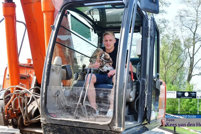 2018 04 20 donny eerste steen 20 4 tribune 11