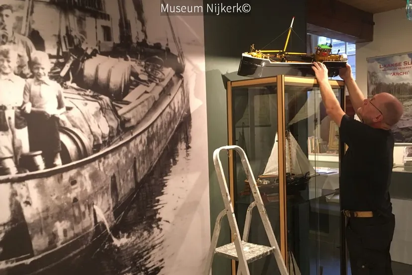 2018 06 08 opbouw expositie nijkerk en de zuiderzee in museum nijkerk
