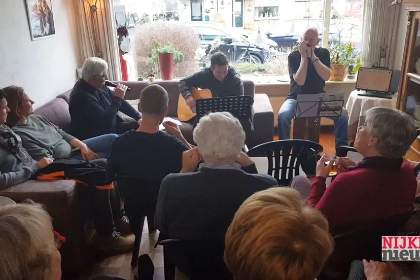 2019 02 09 gluren bij de buren