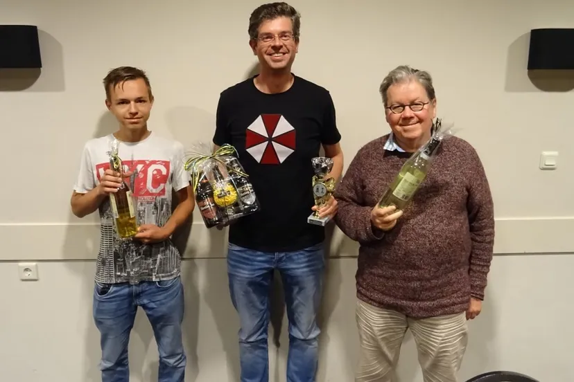 2019 09 08 schaken vlnr jelle bloemendaal martin veldhuizen en joost marcus