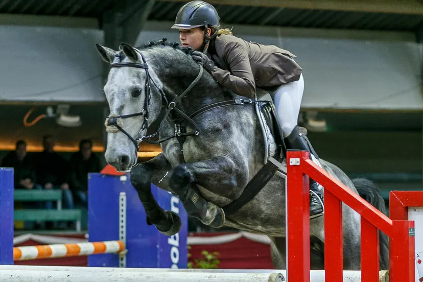 2019 0929 manege luxool paard springen