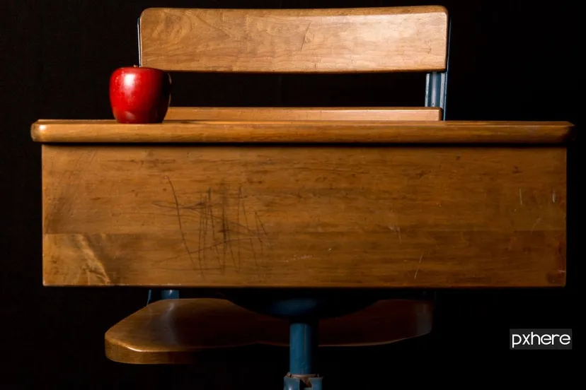 2019 11 04 schoolbank