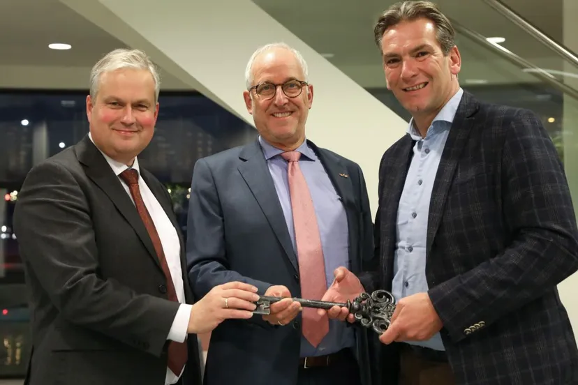 2019 12 03 overhandiging sleutel gemeentehuis rabobank