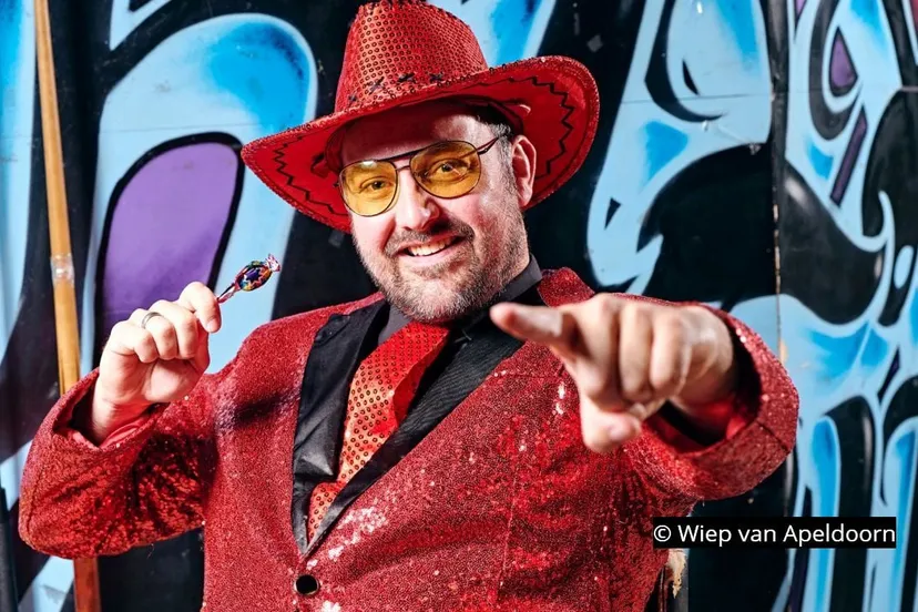 2019 12 16 johnny glitter 01