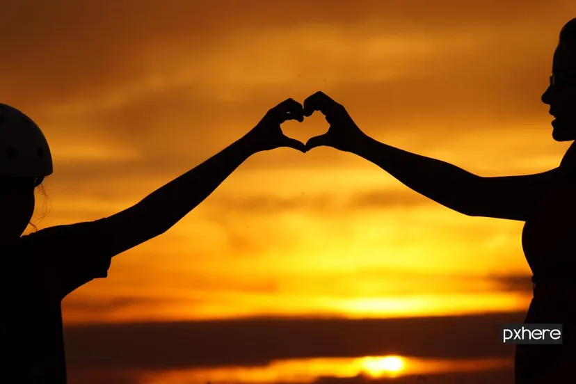 2020 04 28 steunouder hand silhouette people woman sunrise sunset 713049 pxhere