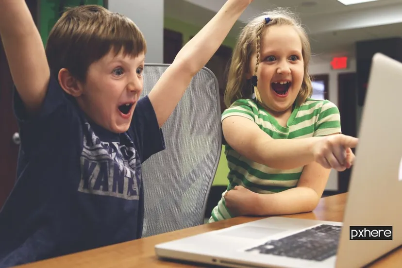 2020 06 11 educatie laptop computer person creative video game play home 764632 pxhere