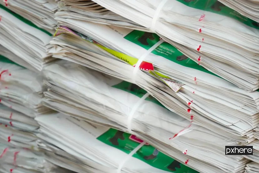 2020 06 26 oud papier wing white old newspaper pile line 613559 pxhere