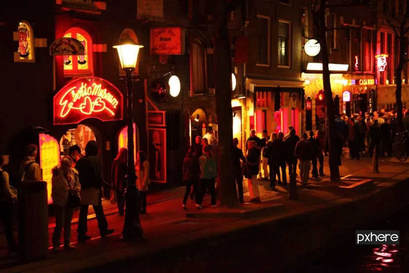 2020 07 15 prostitutie light road street night city canal 1159252 pxhere