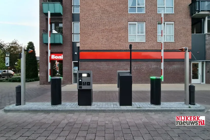 2020 09 15 slagboom slagbomen parkeerplaatsen 02