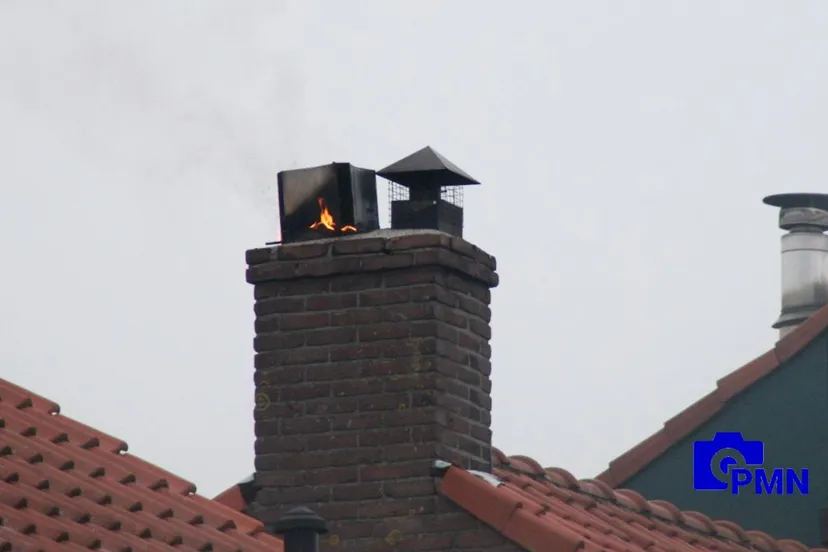 2020 12 05 vlam uit schoorsteen