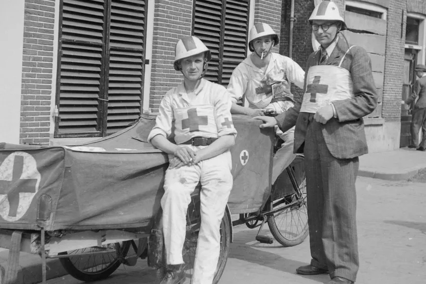 2021 01 05 cecile schueler collectie museum nijkerk fietsbrancard woii jan van de mast dokter schreuder en hendrik oostindie