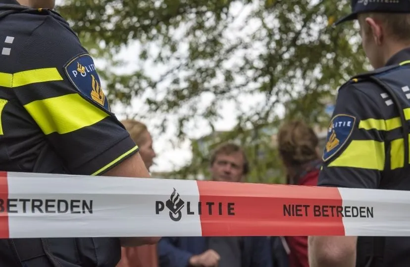 2021 02 05 politie burgenet afzetlint 2