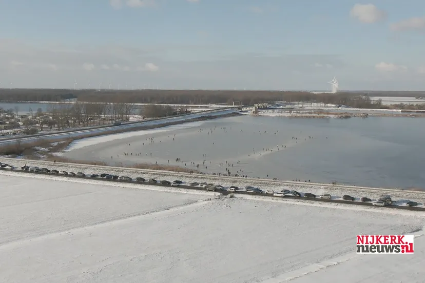 2021 02 11 autos bij ijsbaan