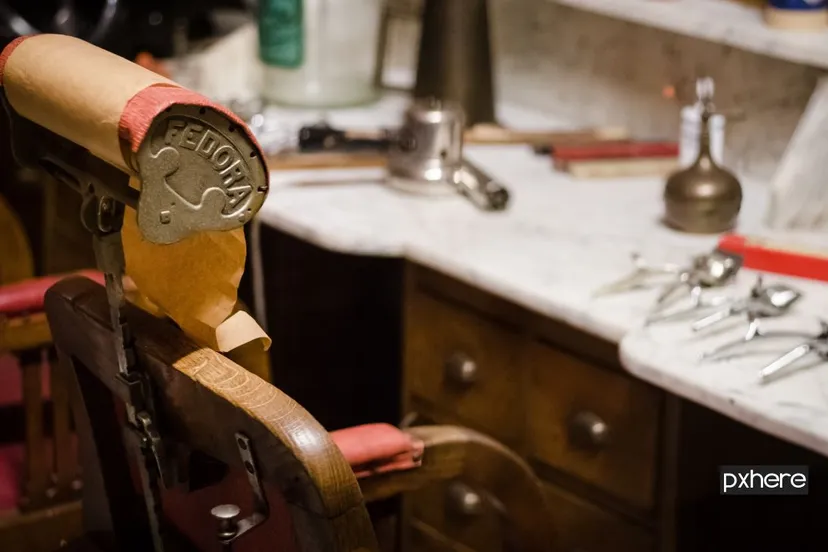 2021 02 15 kapper kapsalon man vintage retro chair restaurant old 1062111 pxhere