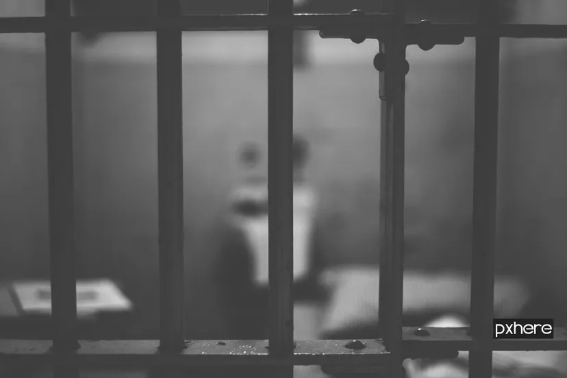 2021 03 05 light black and white white window glass dark 1088841 pxhere