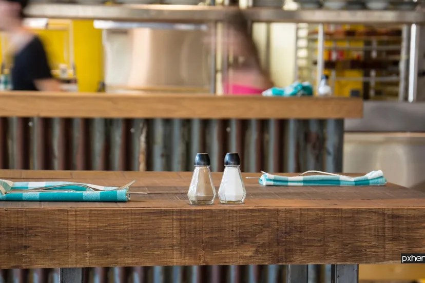 2021 03 08 diner table wood restaurant pepper salt diner 1105 pxhere