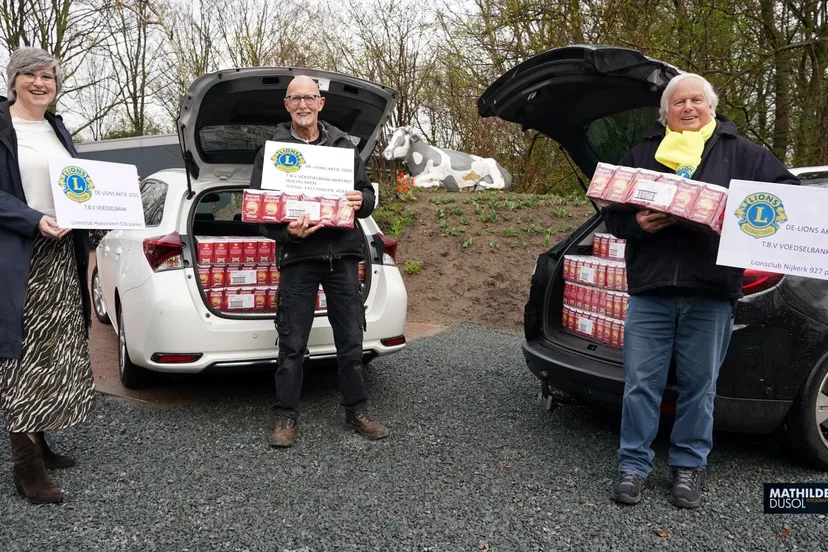 2021 04 20 overhandiging koffie april 2021 mathilde dusol