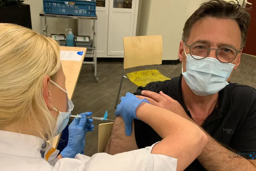 2021 05 10 vaccineren vaccinatie zorgmanager frits van der velde