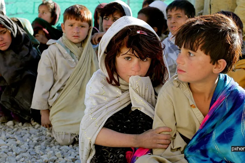 2021 09 02 aghanistan afghanen vluchtelingen person people girl boy child children 1141148 pxhere