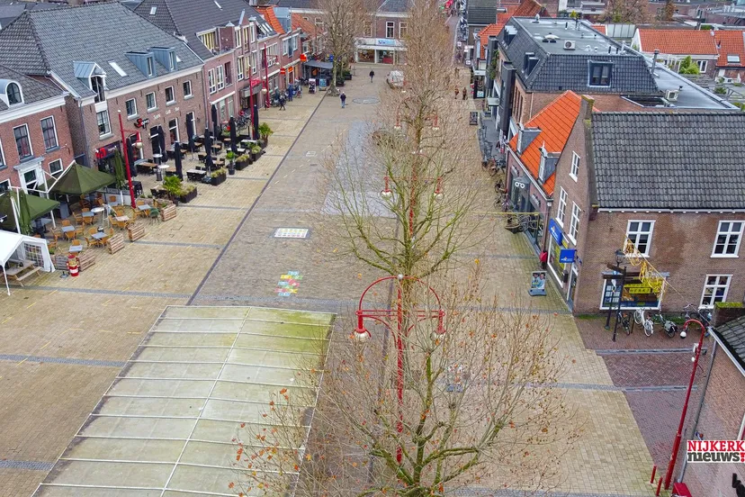 2021 11 24 bomen op plein 1