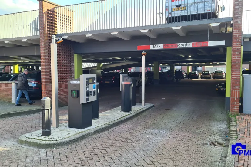 2022 03 12 slagbomen bonte koe