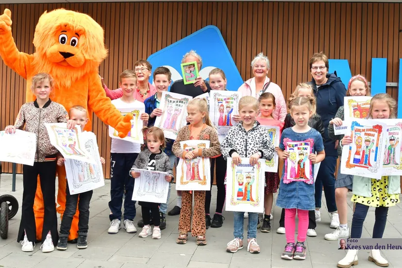 2022 05 25 oranjevereniging uitreiking kleurplaten 2022 hoofdfoto