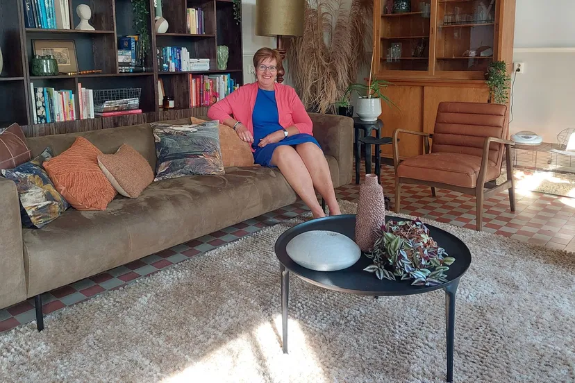 2022 05 30 larinda bok in de bibliotheek van streams brink4232