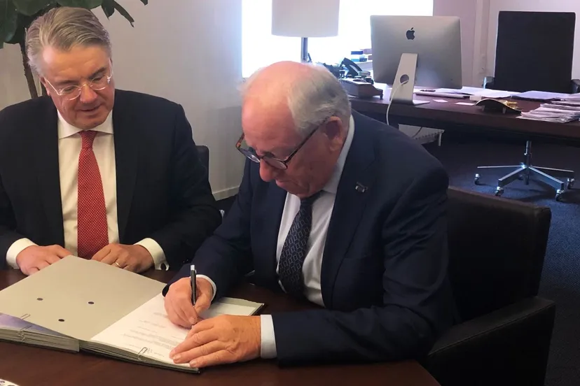 2022 06 30 ondertekening leerstoelovk tst 2 tilburg university