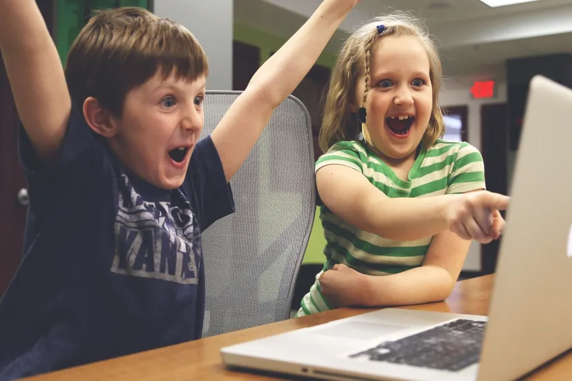 2022 07 21 computer person creative video game play home 764632 pxhere