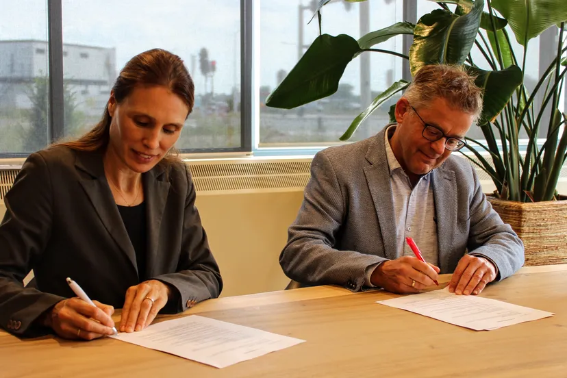 2022 08 23 ondertekening huurwoningen bernardstraat