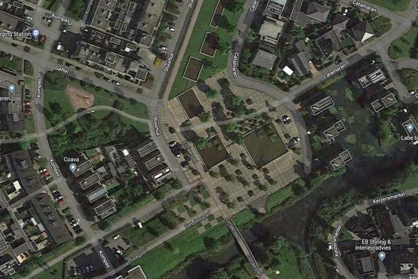 2022 08 25 groen woonplein catamaran stuurhut