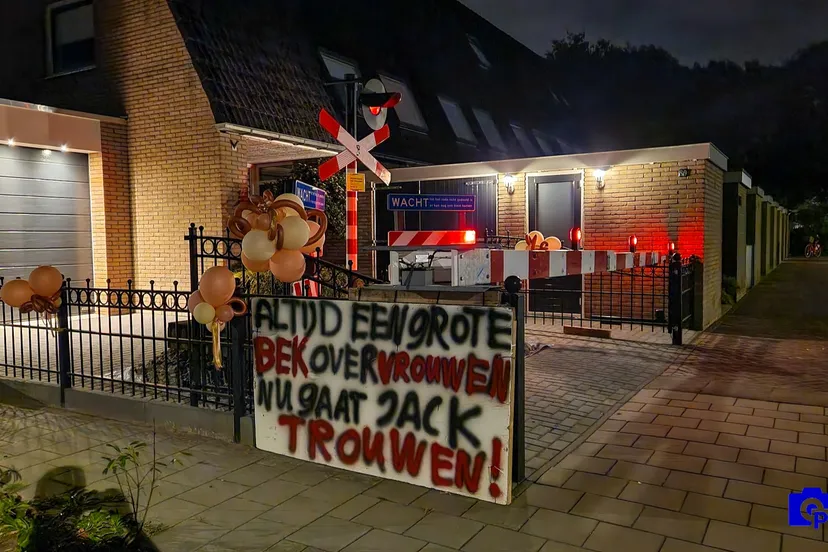 2022 08 27 spoorwegovergang trouwen