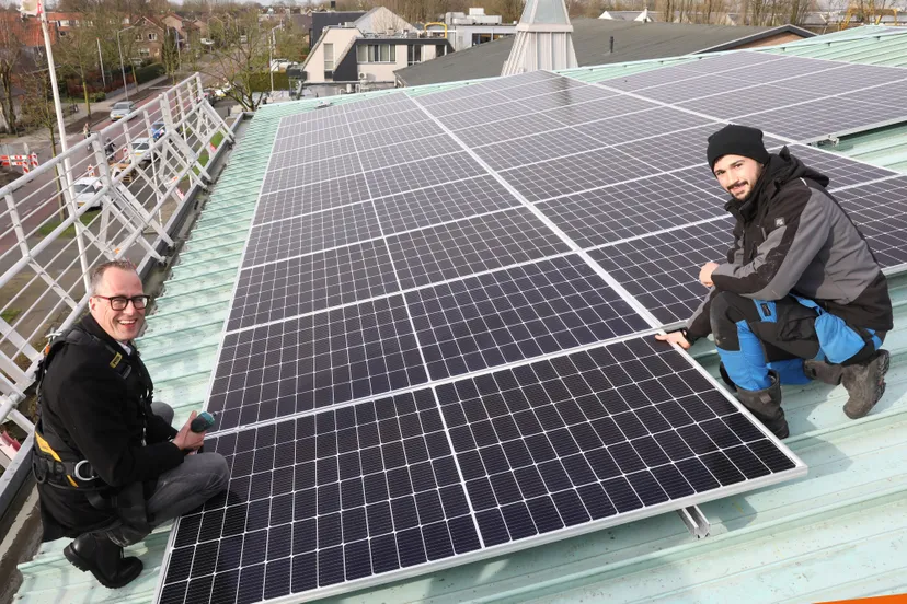 2022 09 10 zonnepanelen op brandweerkazerne wethouder harke dijkersterhuis 2022 07 1