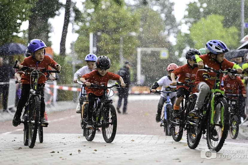 2022 09 17 wielerronde hoevelaken 009