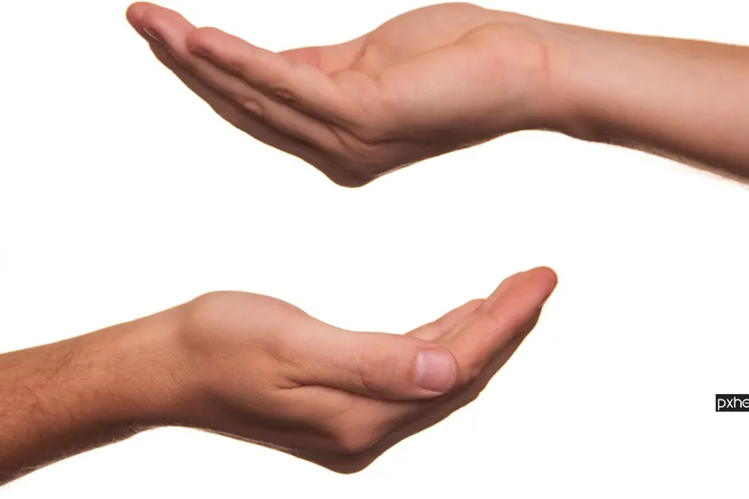 2022 09 26 armoede hand open view leg gift finger 941130 pxhere