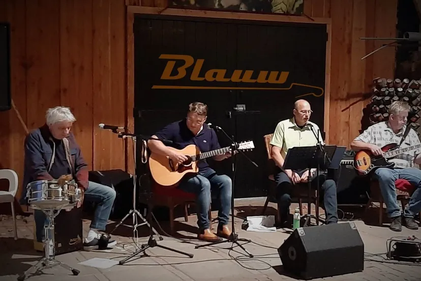 2022 12 01 band blauw