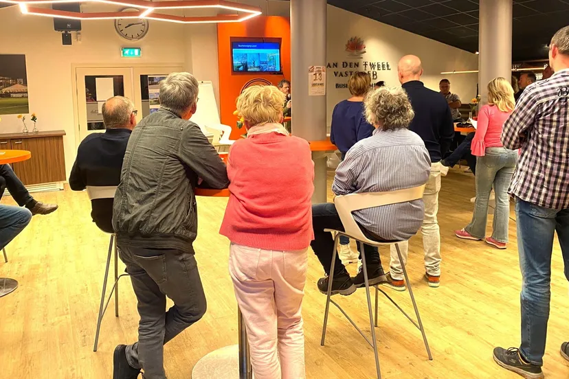 2023 04 12 buurtvereniging luxool presentatie in sparta businessclub