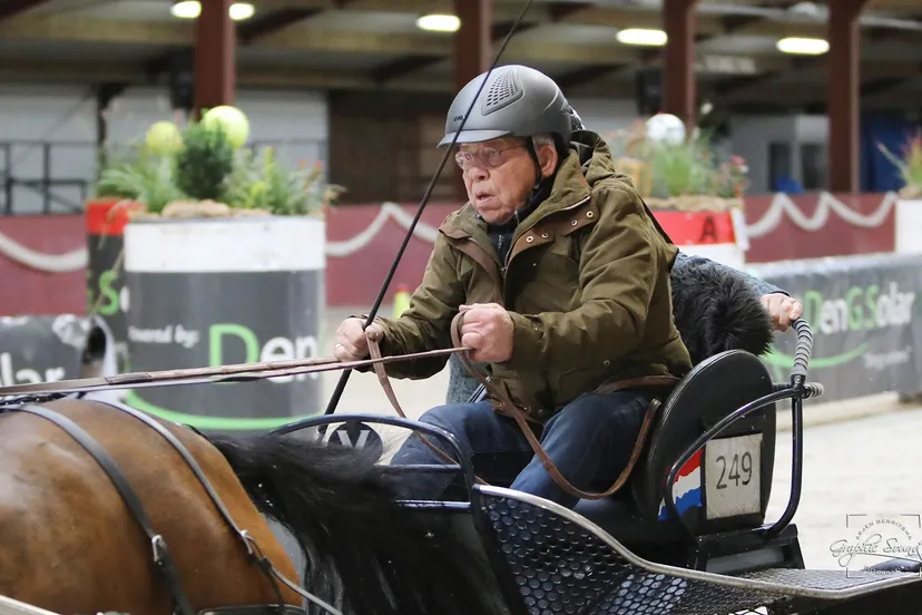 2023 11 04 menindoor 23