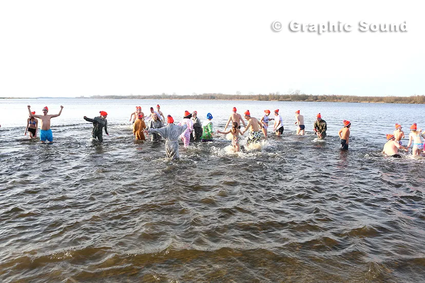 anojtpqi3kdv9rp8uwo30zzre 2014 01 01 nieuwjaarsduik 06