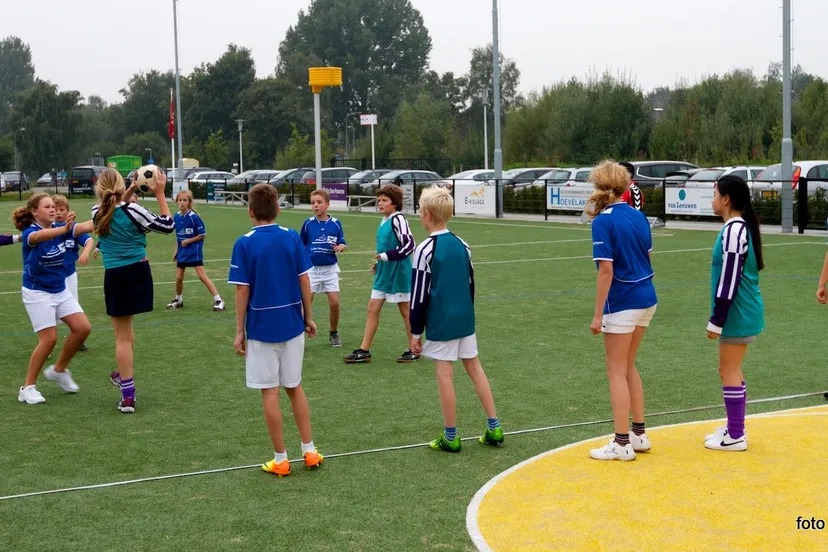 aoo0qai6gha4z7arfc2khspja 2013 09 28 telstart schoolkrfbal4